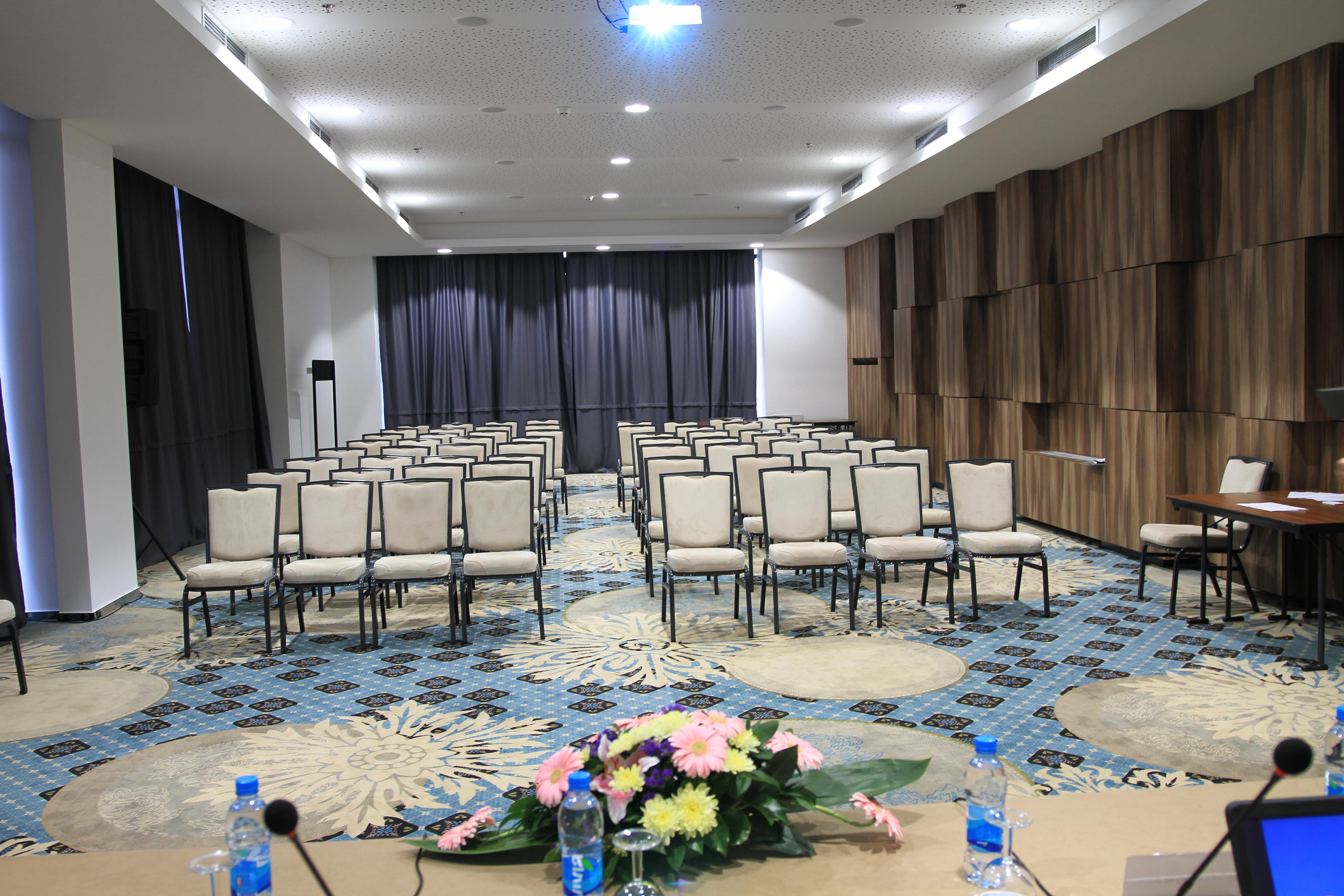 Hotel Hills Sarajevo Congress & Thermal Spa Resort Іліджа Екстер'єр фото Meeting room