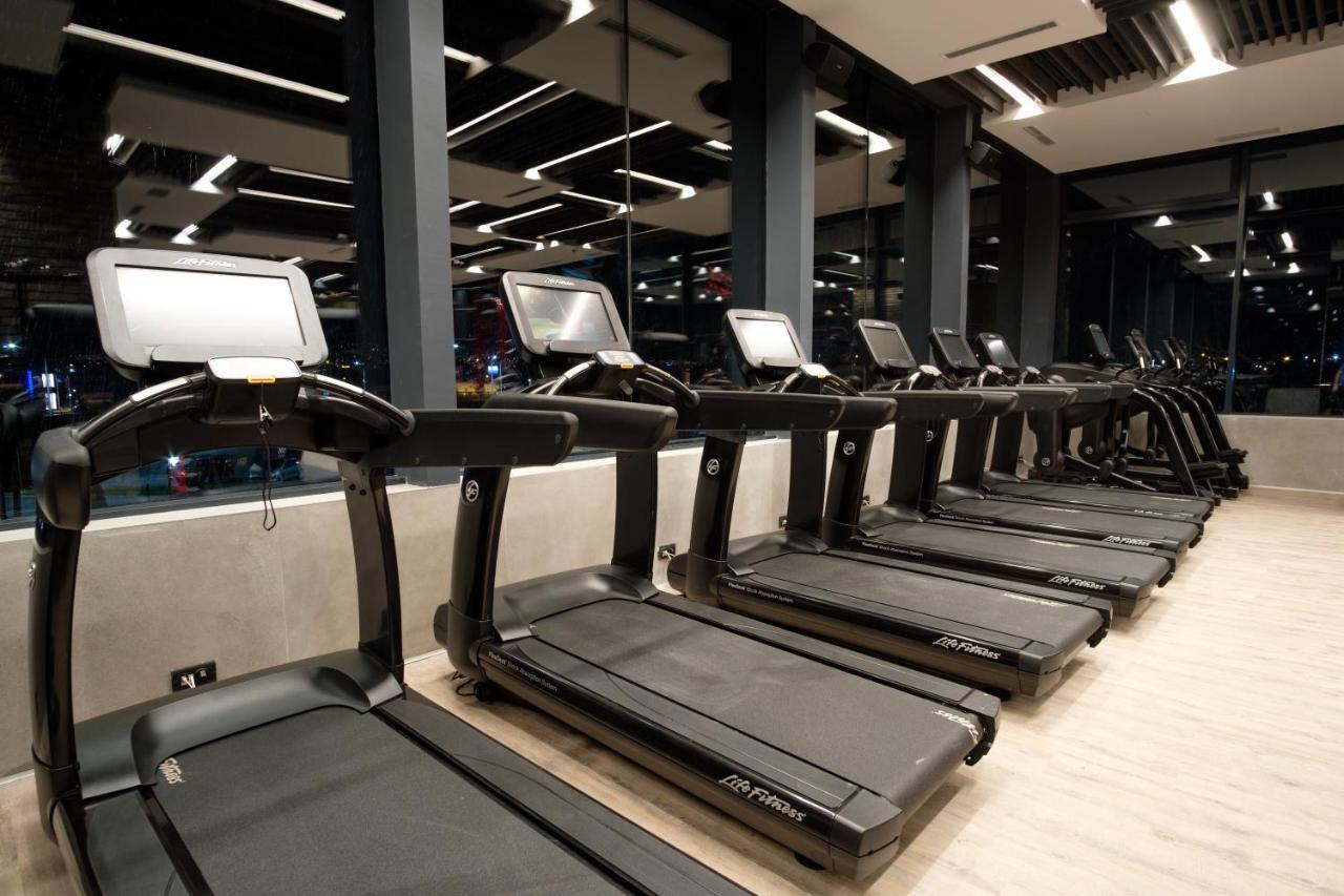 Hotel Hills Sarajevo Congress & Thermal Spa Resort Іліджа Екстер'єр фото A row of treadmills