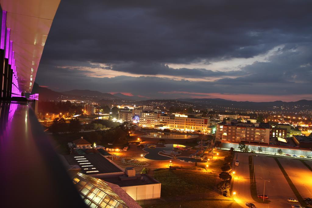 Hotel Hills Sarajevo Congress & Thermal Spa Resort Іліджа Екстер'єр фото View of the city from the hotel